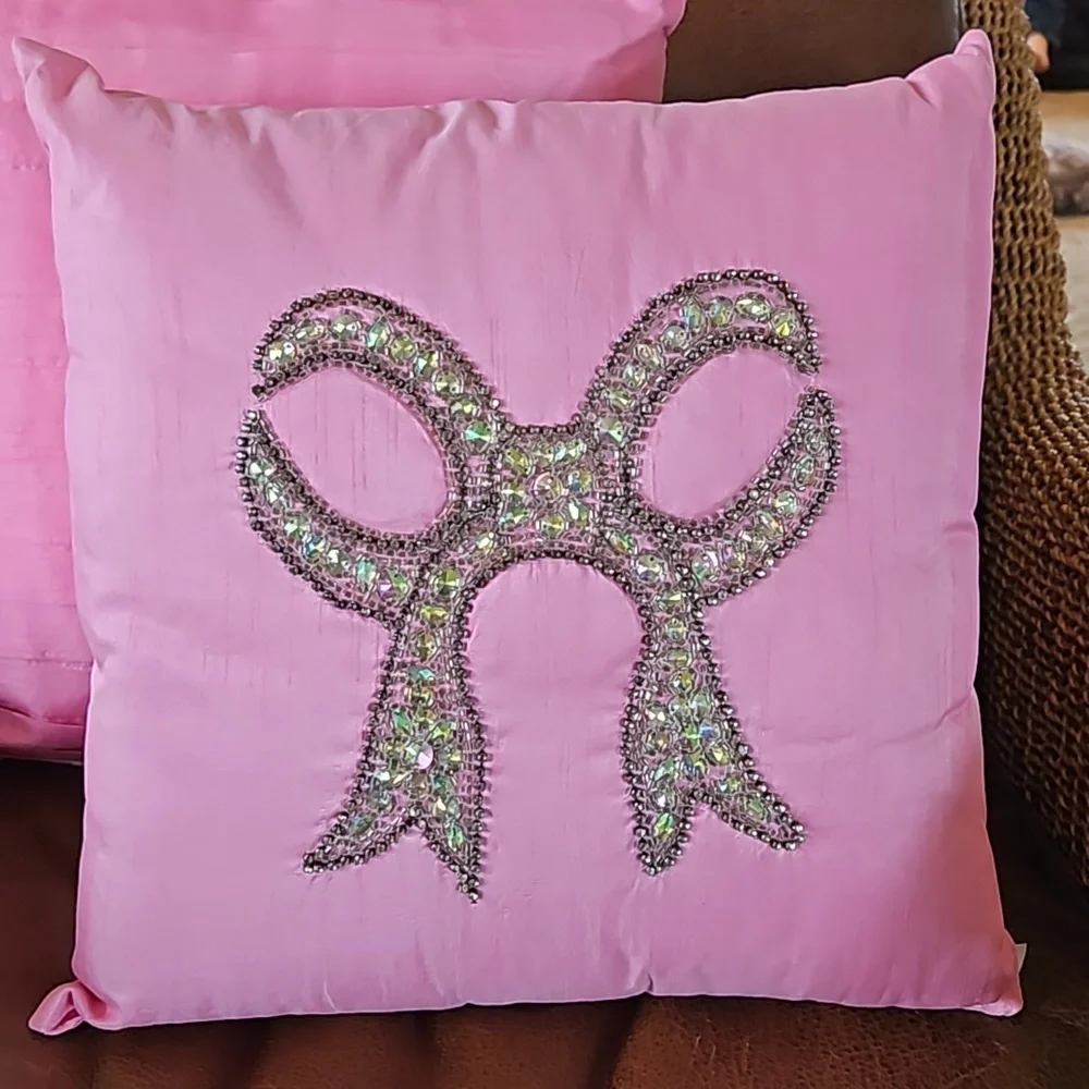 Throw Pillow Set Ribbons & Bows  Women Girls NWT